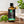Load image into Gallery viewer, 100 ml-es borsmenta illóolaj borostyánszínű üvegben fekete kupakkal és külön üveg pipettával
