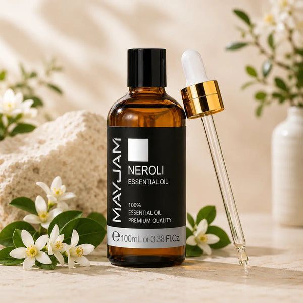 Neroli illóolaj 100 ml borostyánszínű üvegben elegáns üveg pipettával.